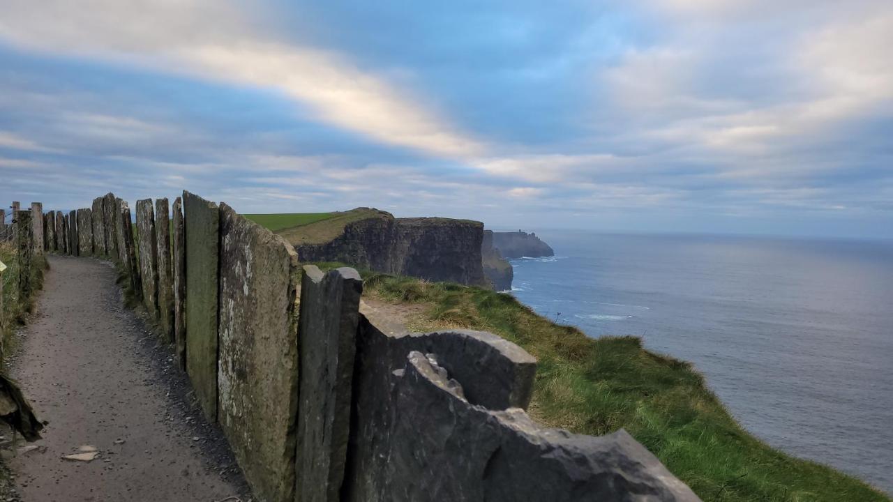 Moher Lodge Liscannor Extérieur photo